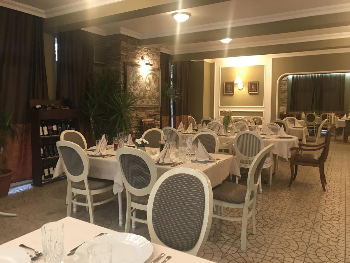 Family Hotel Garden Kurdzhali Exterior photo